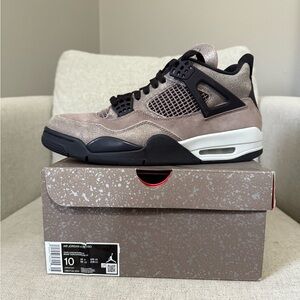 Pre-loved Jordan 4 taupe haze size 10mens.